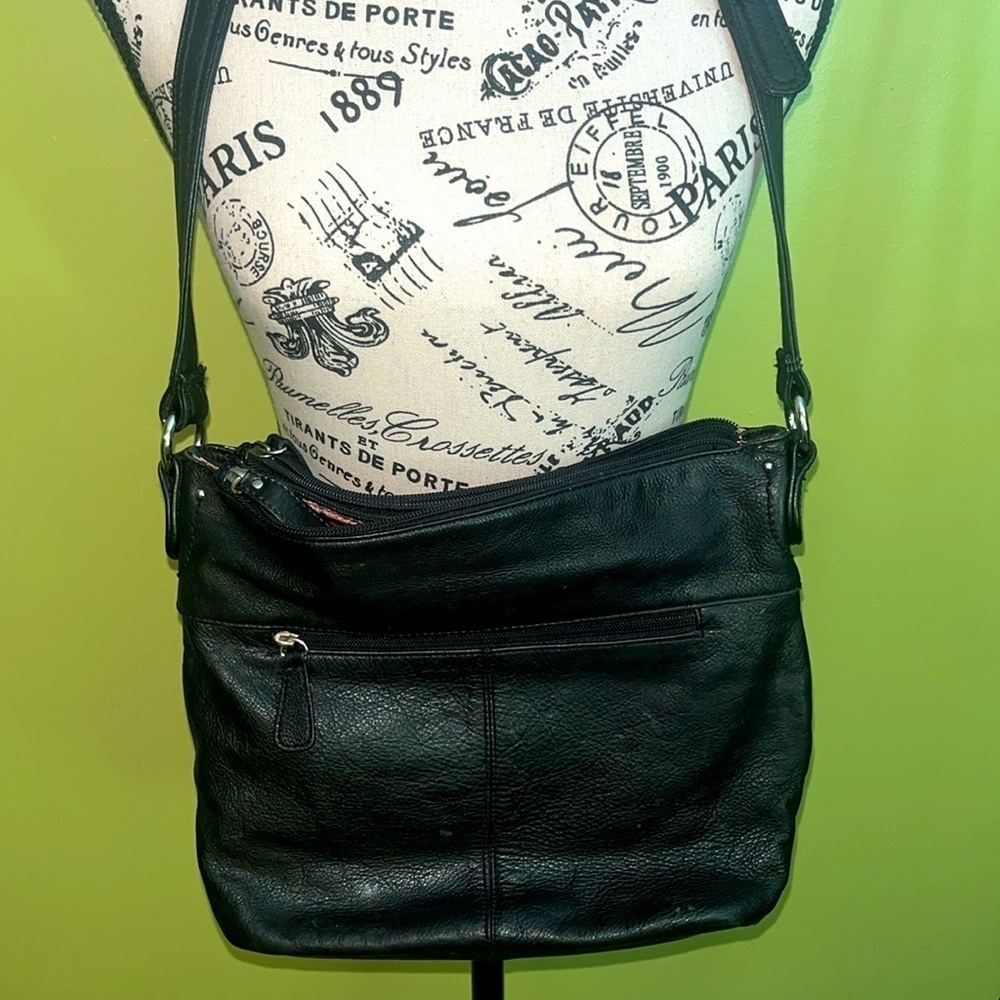 Black Leather Stone Mountain Crossbody